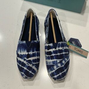 Toms Navy Batik womens flats